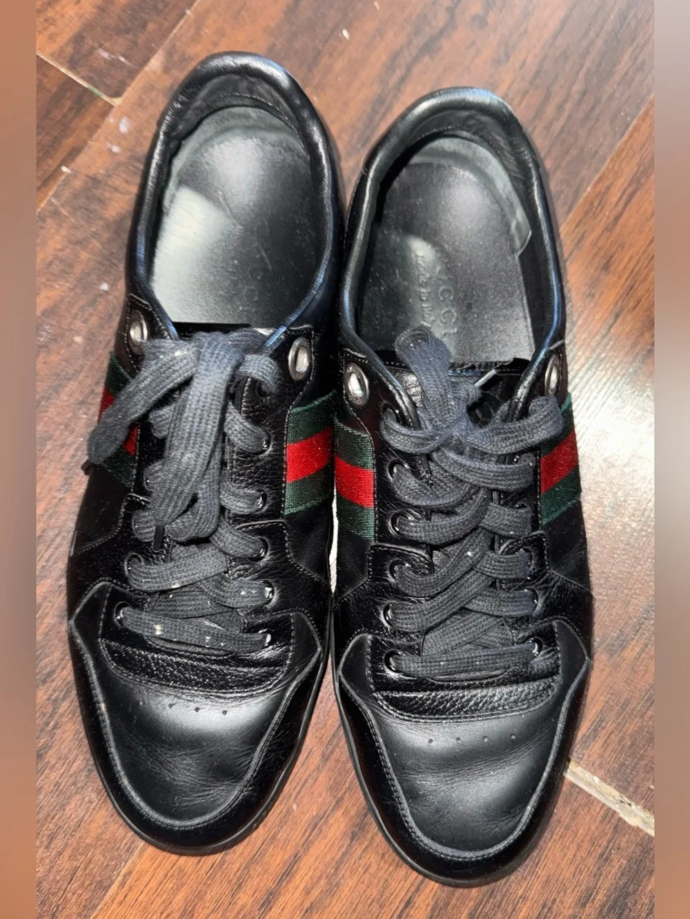 Gucci Black Leather Web Low Top Sneakers with Red and Green